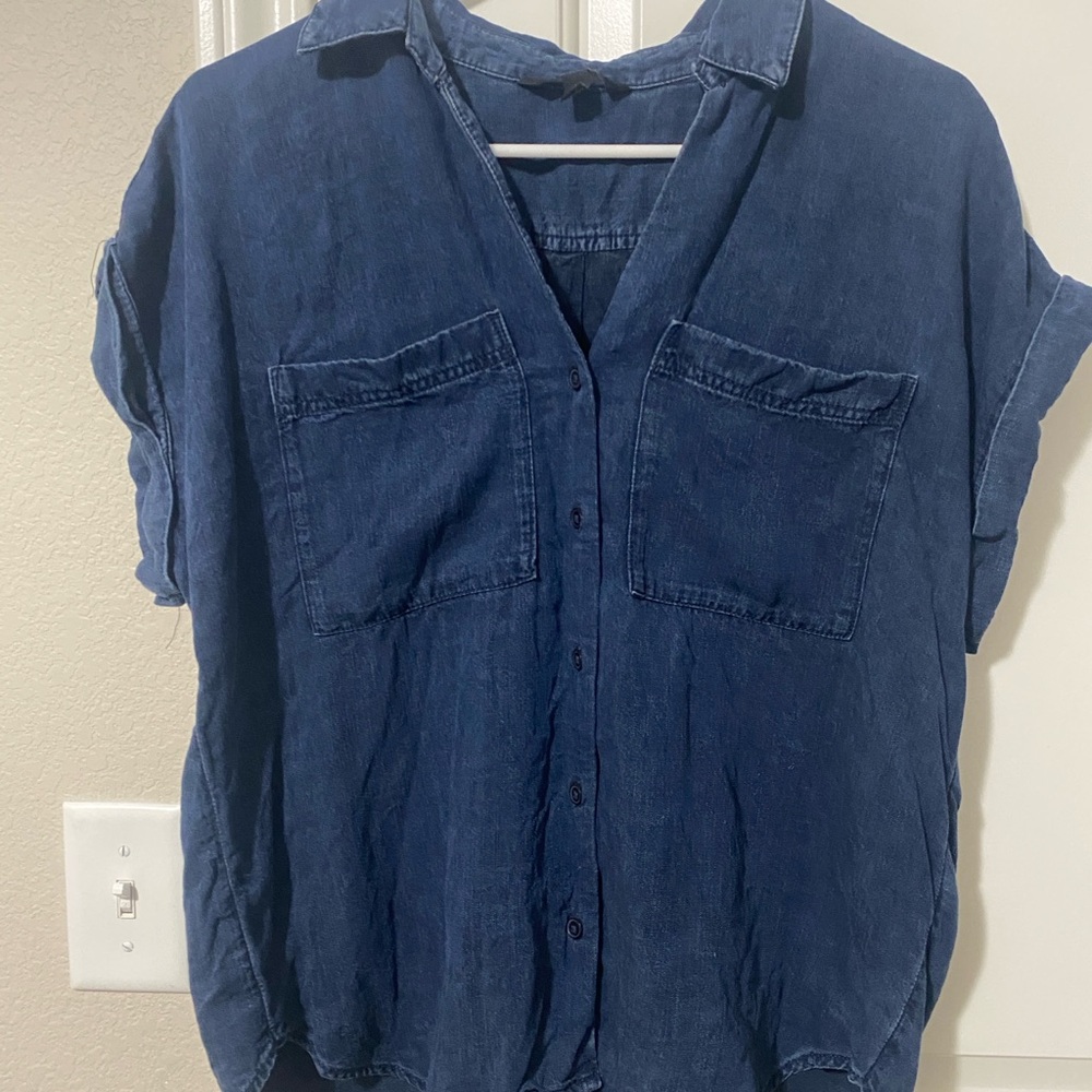 Banana Republic Casual Blue Button-Up Shirt